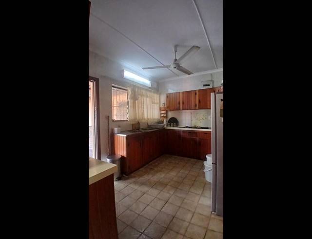 4 BEDROOM HOUSE FOR SALE IN YELLOWWOOD PARK